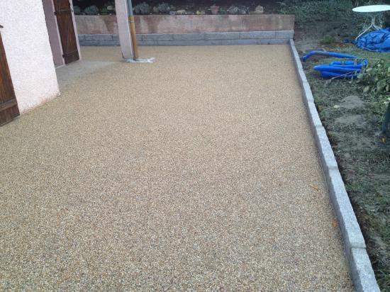 Aménagement de cour en béton désactivé Saint-Quentin-sur-Isère