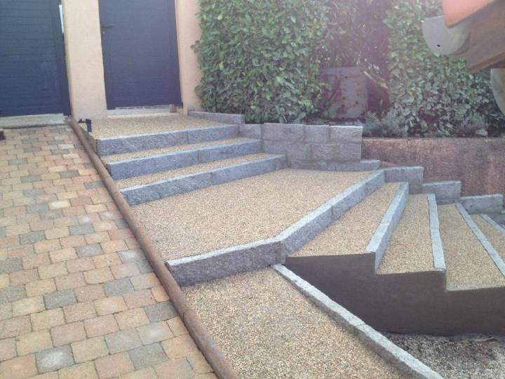 Béton désactivé, Domène